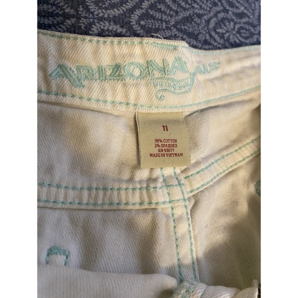 Arizona Jean Co. White Denim Jean Shorts Sz 11 Cut-Off Distressed - Picture 2 of 5
